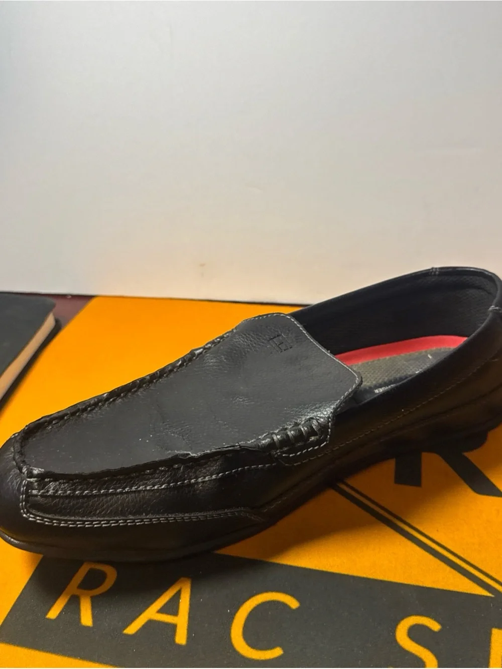 Tommy Hilfiger Mens Sz 10.5 Black Leather Loafers Casual Comfort Slip On Shoes